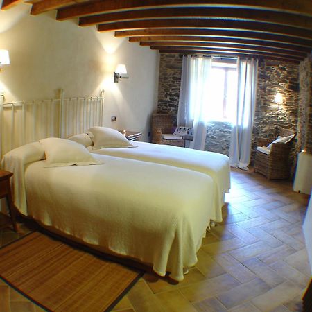 Areal Hotell Viveiro Exteriör bild