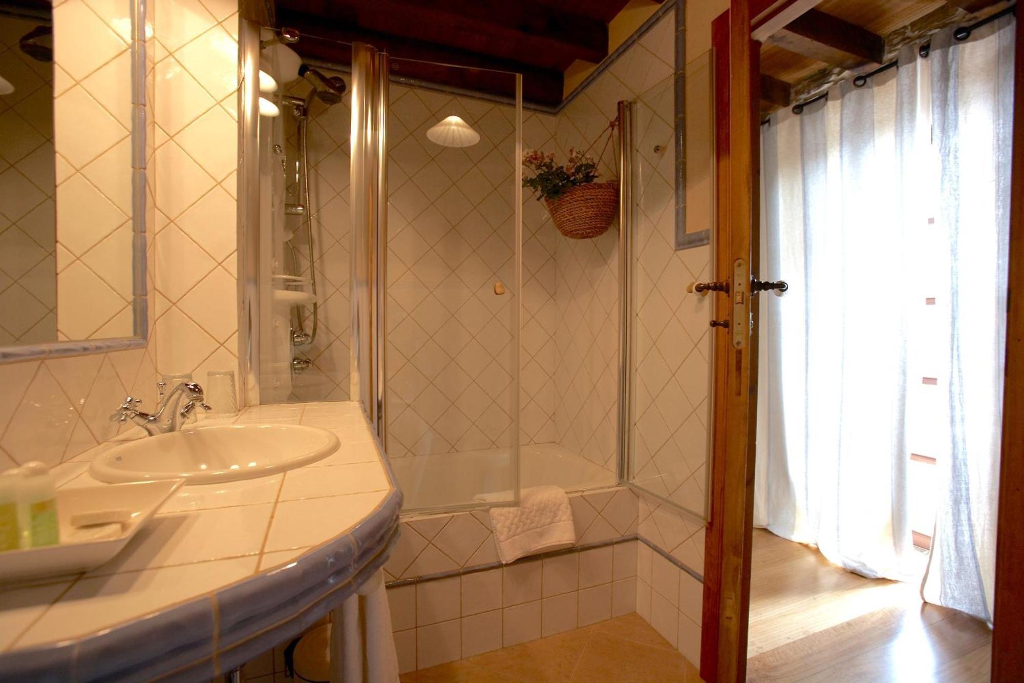 Areal Hotell Viveiro Exteriör bild