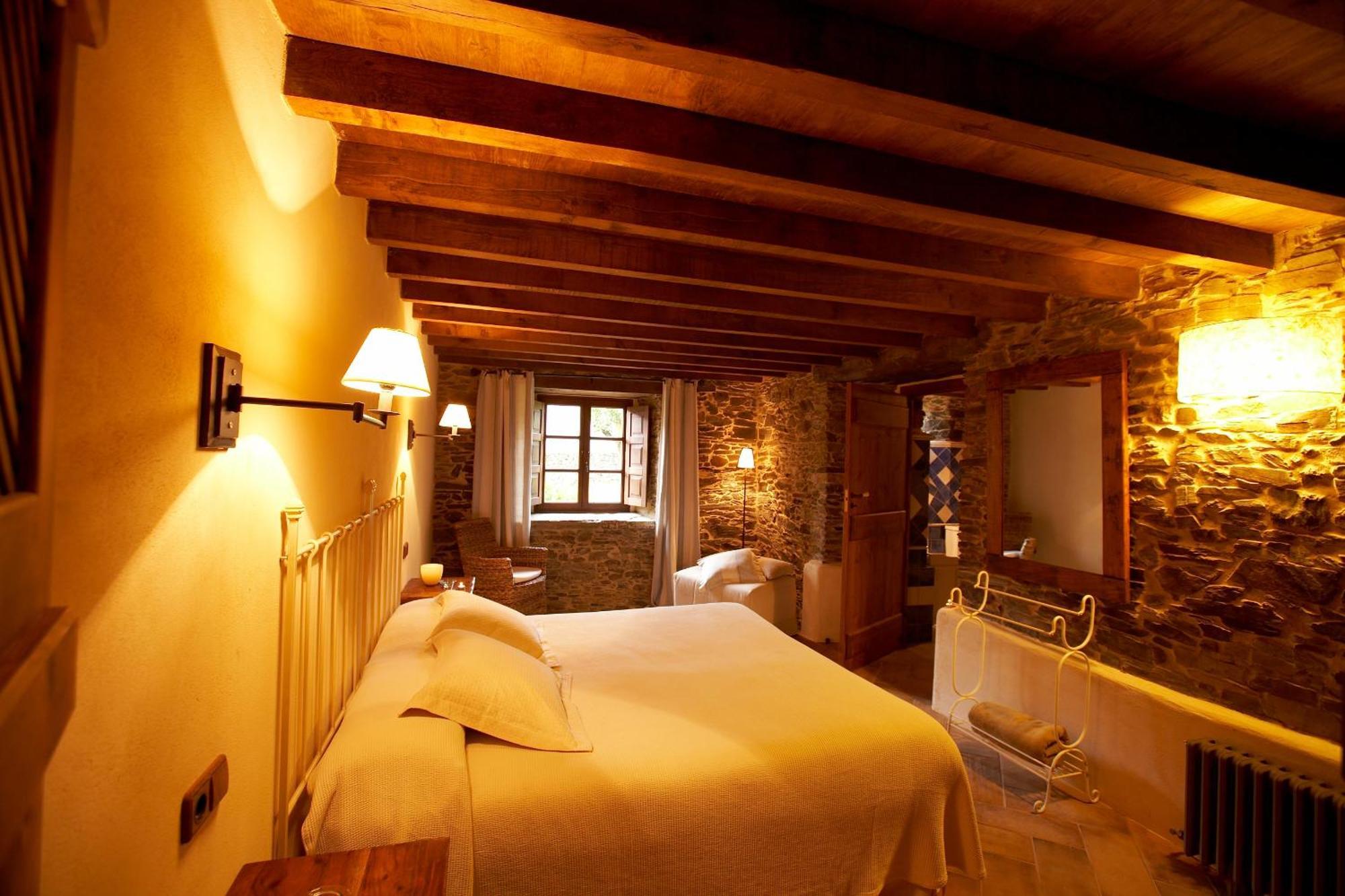 Areal Hotell Viveiro Exteriör bild